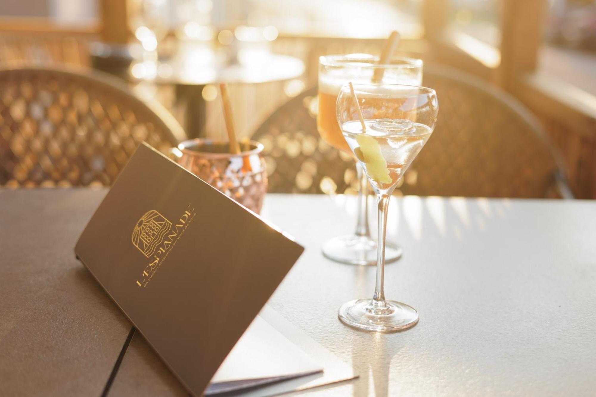L'Esplanade Hotel Restaurant Bar A Vin Le Pellerin Екстер'єр фото